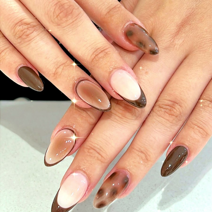 Coral manicure